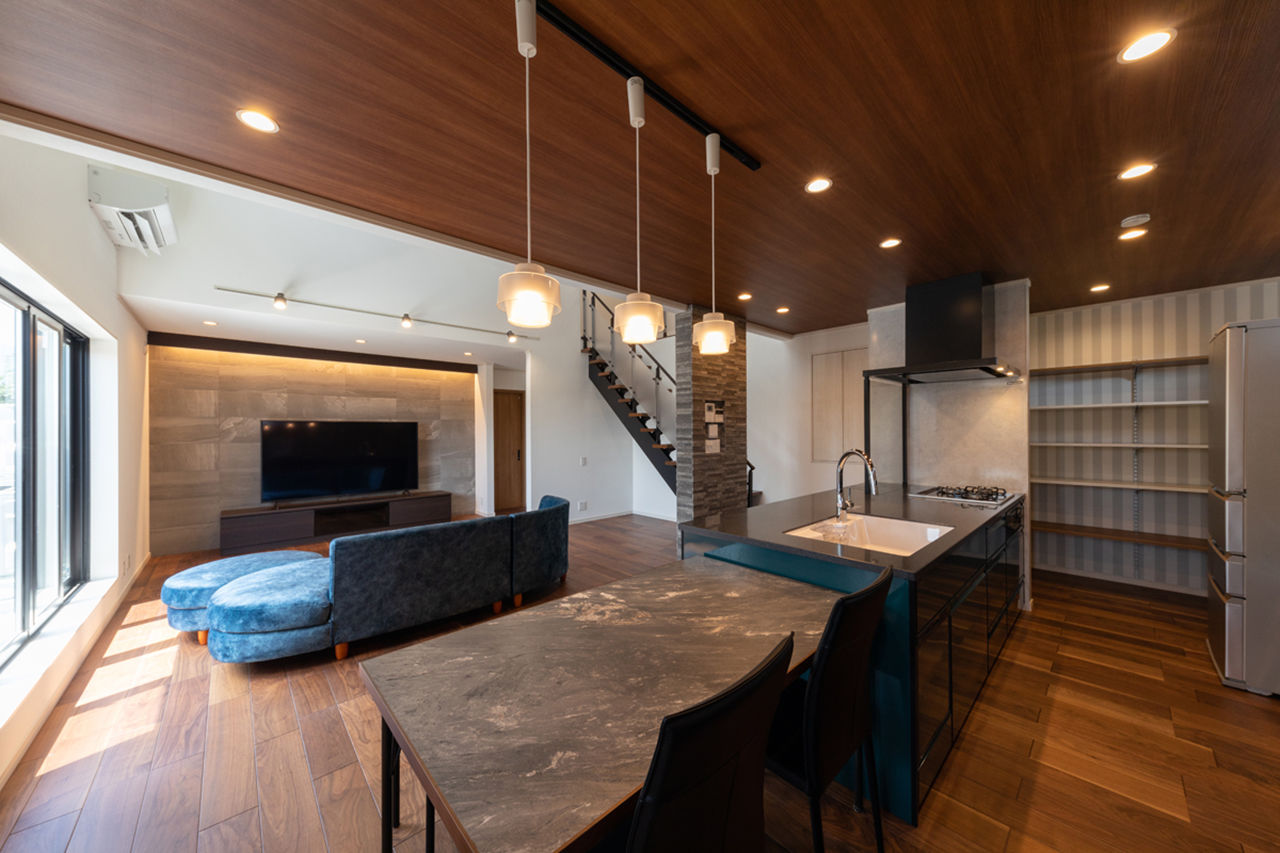 ヒノキブン 【三重県/いなべ市/3階建て＆2階LDK/太陽光発電】憧れのホテルライクな住まいで、子育てがますます楽しみにの建築実例画像2