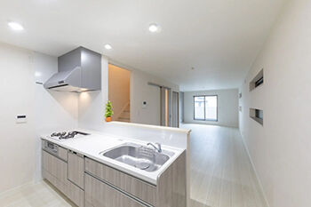 ヒノキブン 【愛知県名古屋市/狭小3階建/インナーガレージ】敷地をギリギリまで活用した間口3.9ｍ・３LDKの家の建築実例画像3