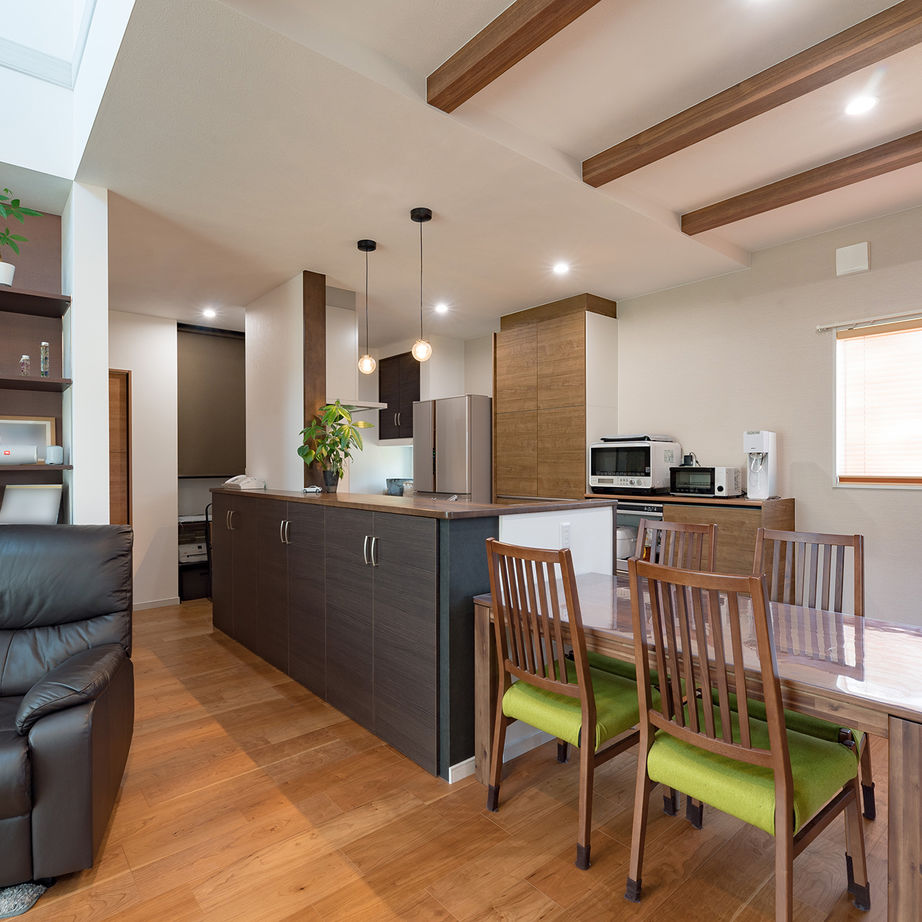 シアーズホーム 【熊本市/平屋/3LDK＋小屋裏収納/間取り図有】湯布院風の庭と美しく調和する和モダンにこだわった平屋の建築実例画像4