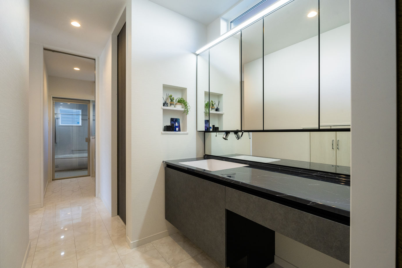 シアーズホーム 【菊陽／3LDK＋ガレージ】ビルトインガレージ×ホテルライクな家の建築実例画像2