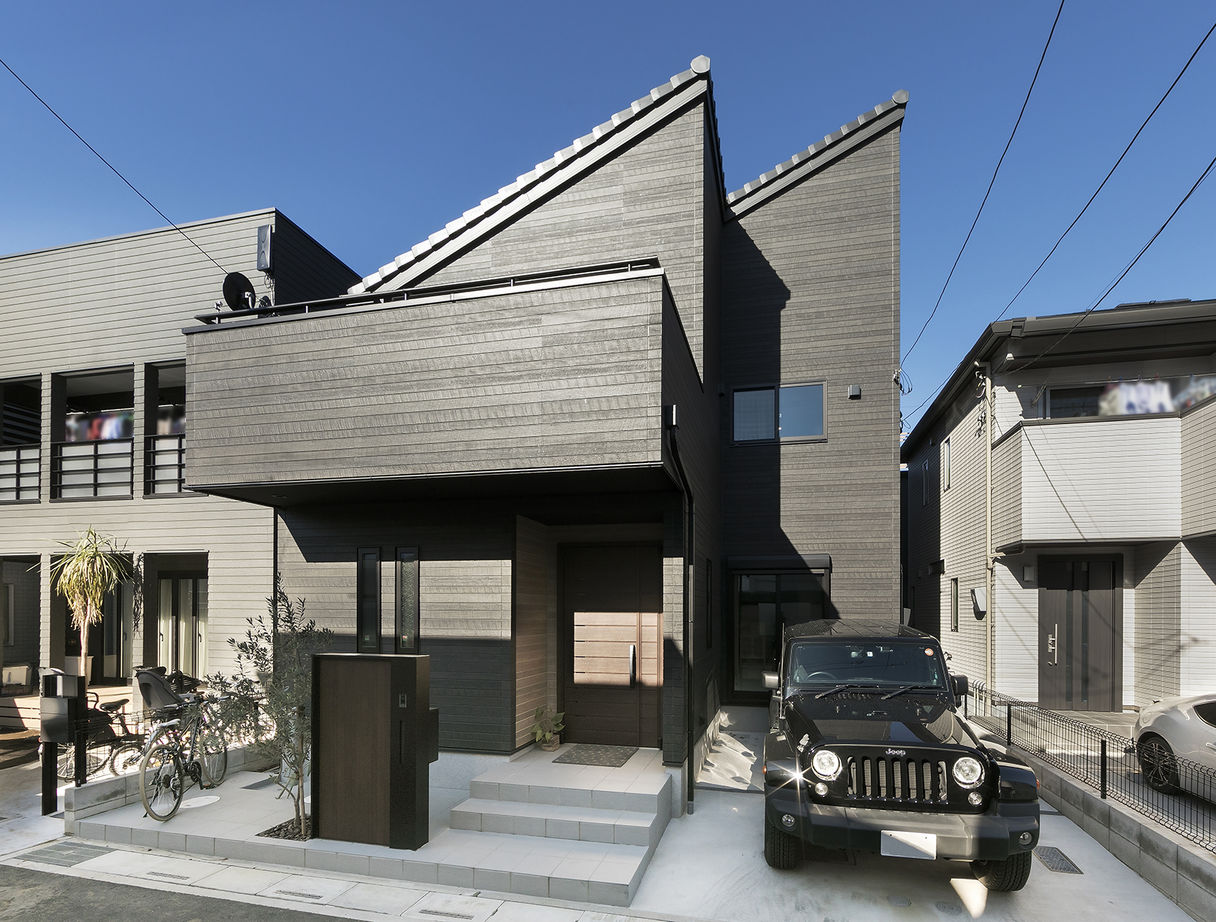 「完全フル装備の家」富士住建 【1000万円台/収納充実/間取り図】シンプルモダンの内装とシックな外観のコントラストが美しいフル装備住宅の建築実例画像2