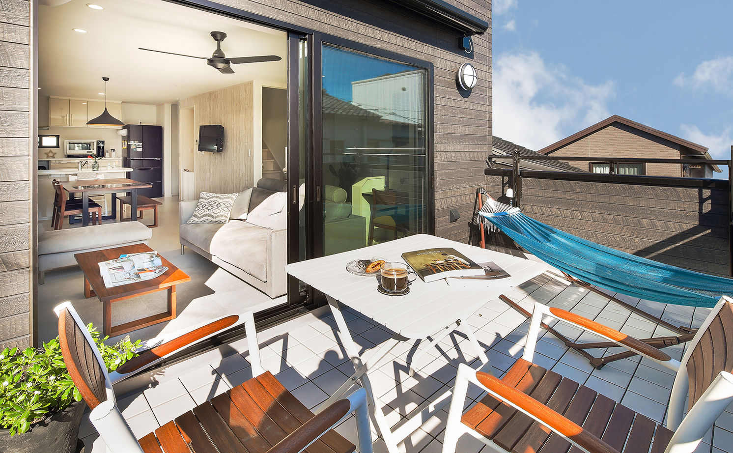 「完全フル装備の家」富士住建 【1000万円台/収納充実/間取り図】シンプルモダンの内装とシックな外観のコントラストが美しいフル装備住宅の建築実例画像3