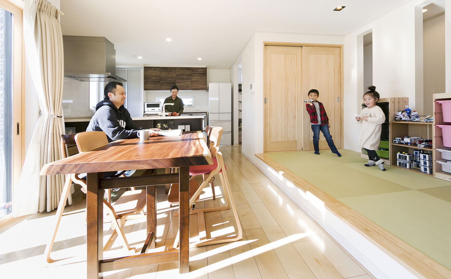 「完全フル装備の家」富士住建 【家事ラク動線/子育てしやすい/間取り図有】子ども達をいつでも見守れるフル装備住宅の建築実例画像4