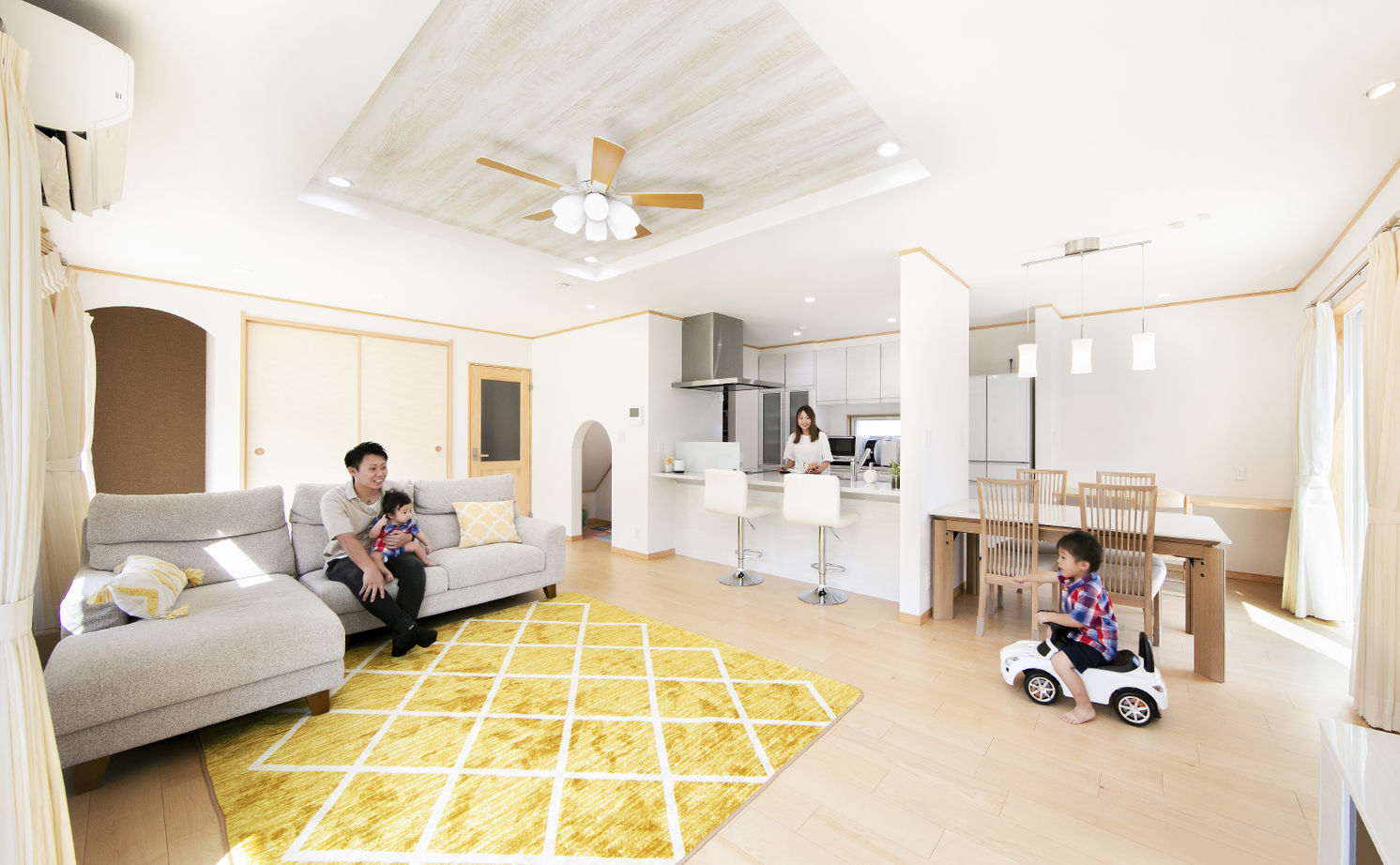 「完全フル装備の家」富士住建 【家事ラク動線/子育て/2000万円台/間取り図有】子ども達を見守れるフル装備住宅が完成の建築実例画像1