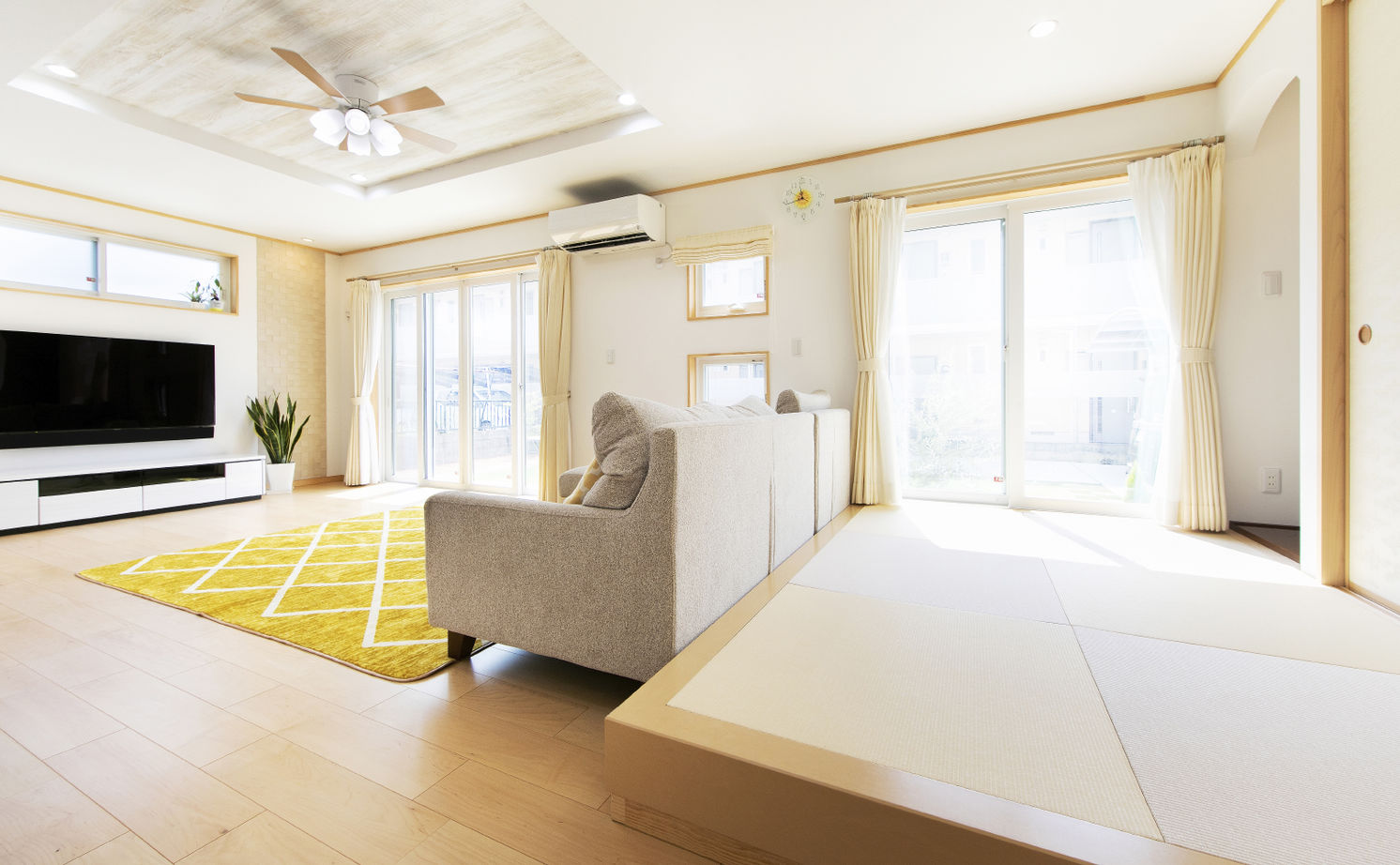 「完全フル装備の家」富士住建 【家事ラク動線/子育て/2000万円台/間取り図有】子ども達を見守れるフル装備住宅が完成の建築実例画像3