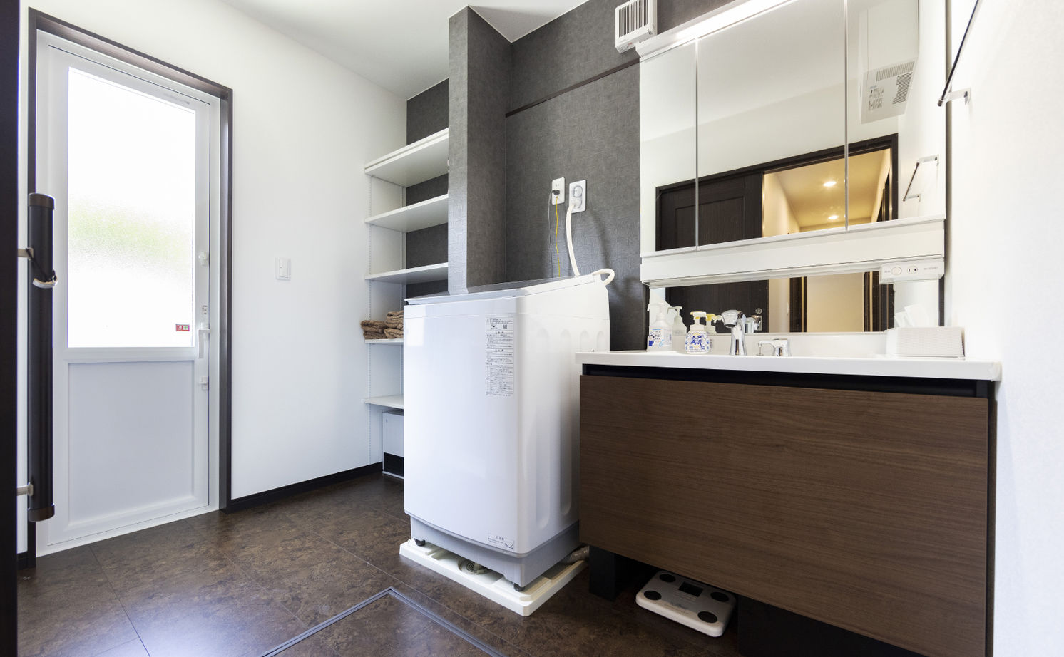 「完全フル装備の家」富士住建 【平屋/収納充実/間取り図有/1000万円台】子ども達が元気に走り回れる大空間の平屋の建築実例画像4