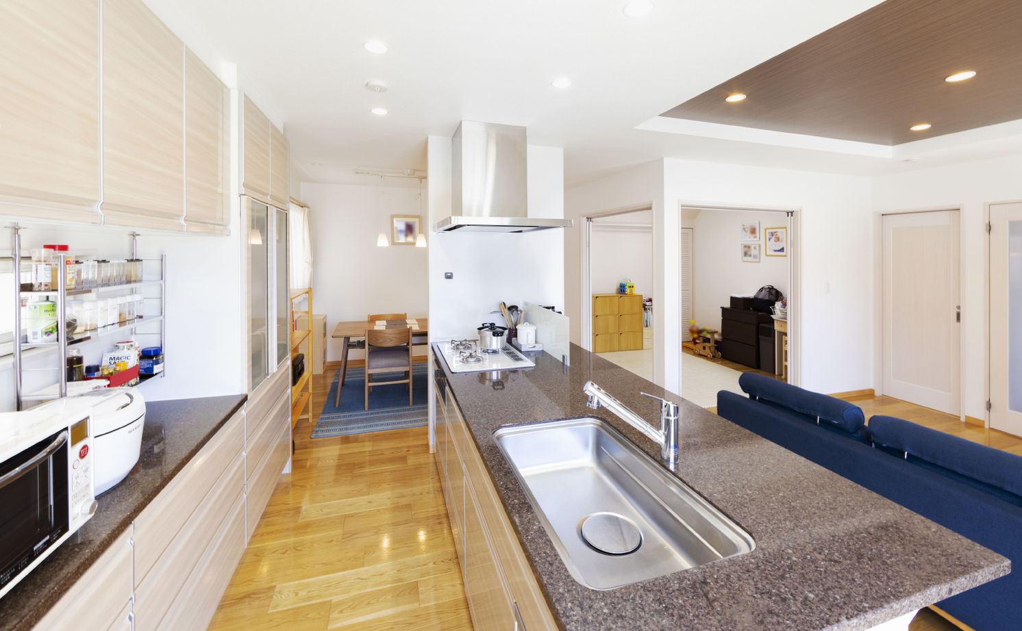 「完全フル装備の家」富士住建 【家事ラク/子育て/リモートワーク/間取り図有】子どもを見守れるフル装備の家の建築実例画像3