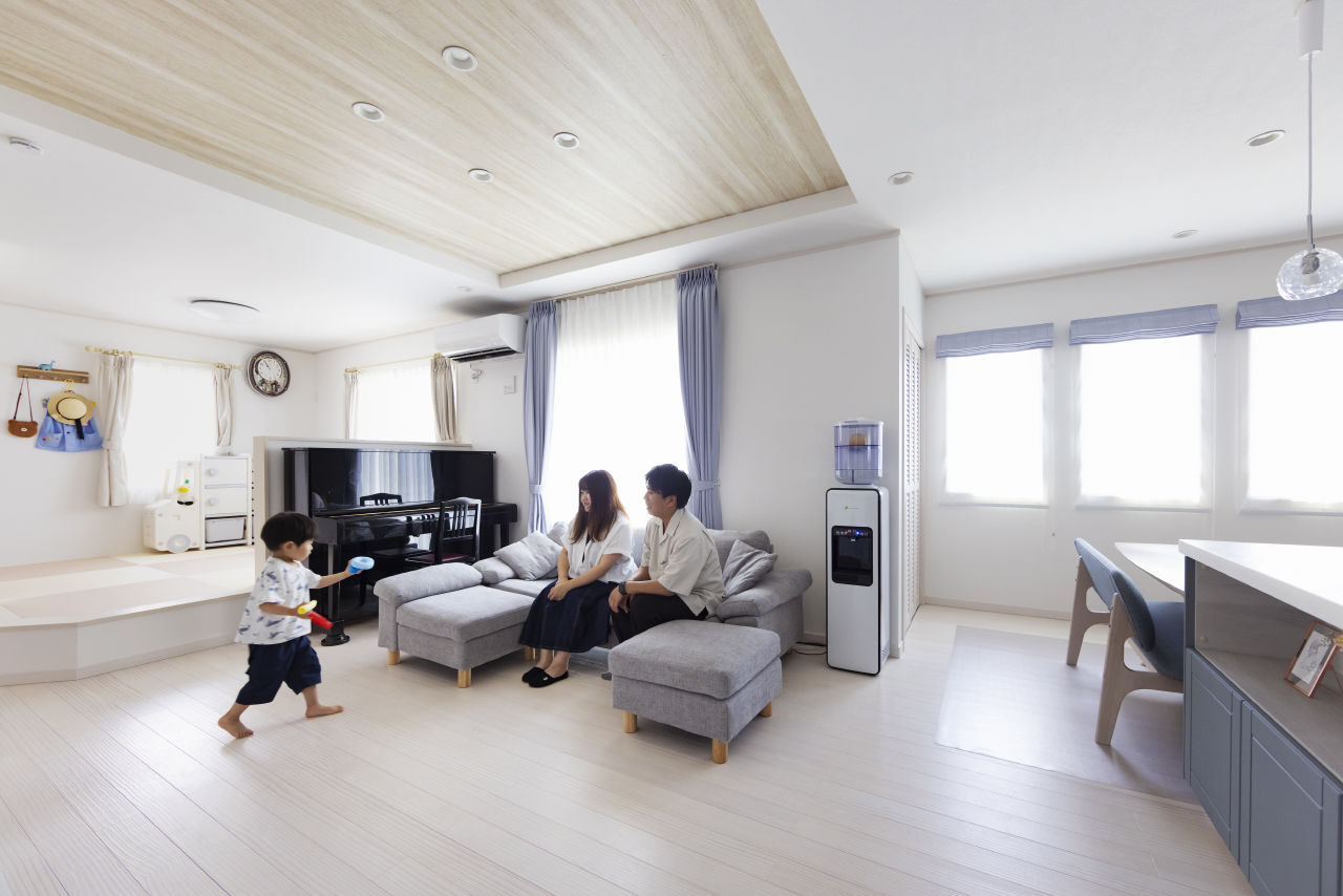 「完全フル装備の家」富士住建 【子育て／家事ラク動線/間取り図有】爽やかなカラーリングでまとめたフル装備住宅の建築実例画像2