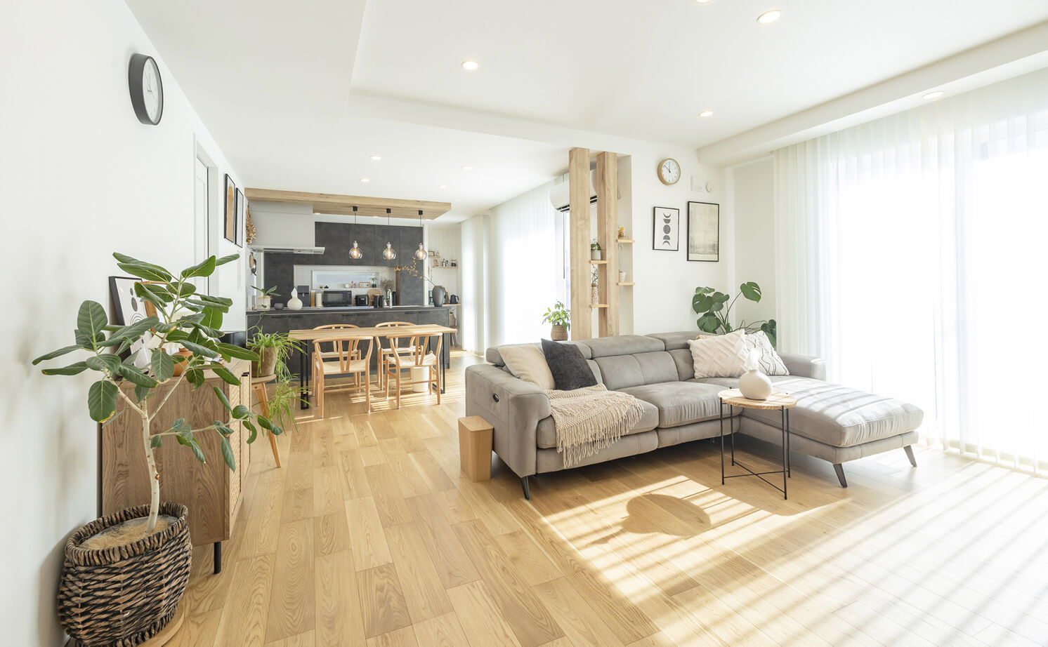 「完全フル装備の家」富士住建 【家事ラク動線/収納充実/間取り図有】ウッディな温もりとスタイリッシュなデザインが融合したフル装備住宅の建築実例画像