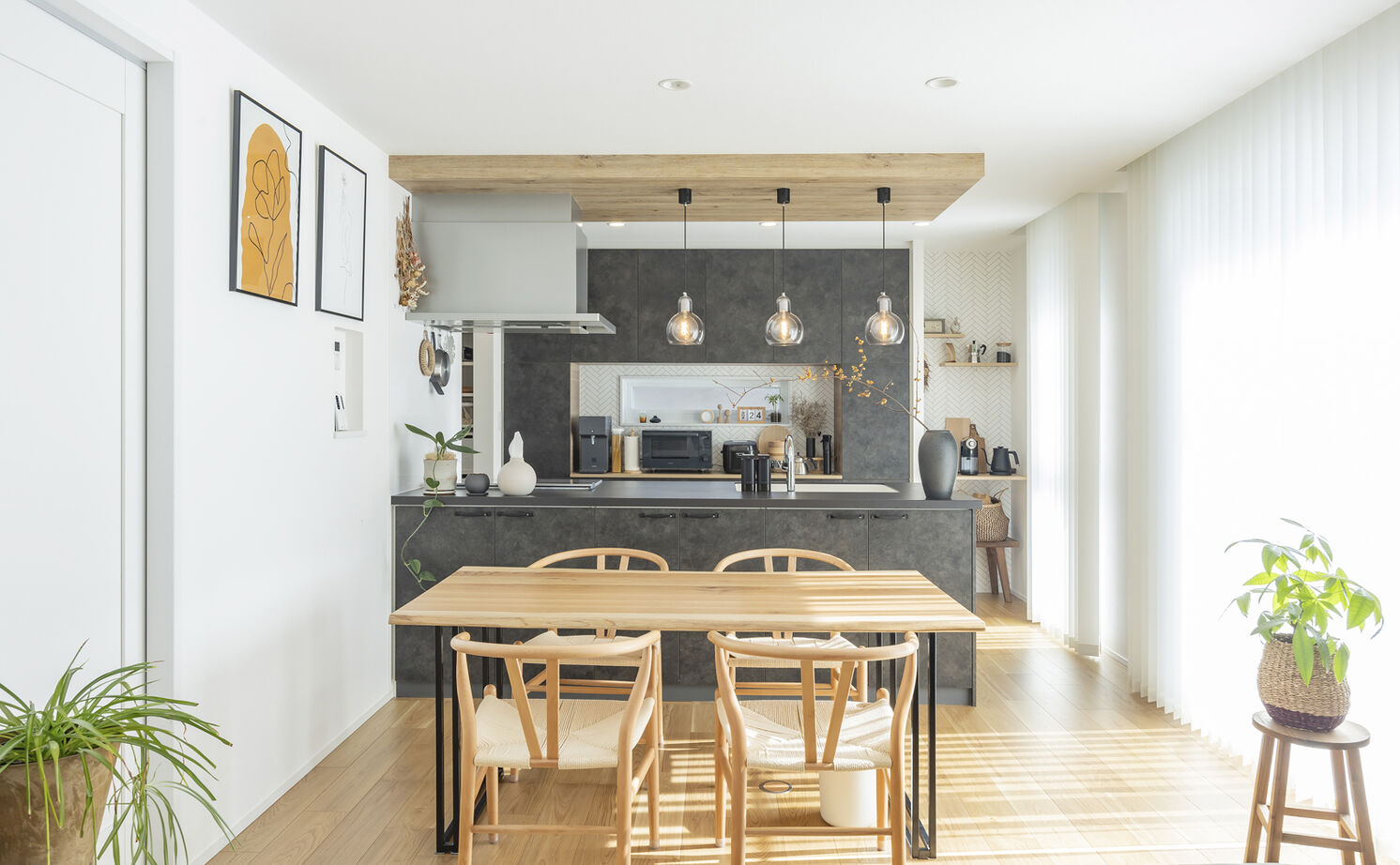 「完全フル装備の家」富士住建 【家事ラク動線/収納充実/間取り図有】ウッディな温もりとスタイリッシュなデザインが融合したフル装備住宅の建築実例画像3