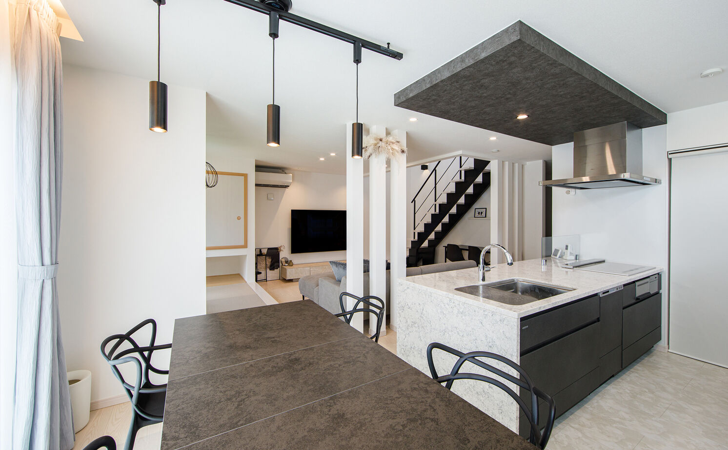 「完全フル装備の家」富士住建 【家事ラク動線/子育て/2000万円台/間取り図有】子ども達が周囲を気にせず遊べるフル装備住宅の建築実例画像2