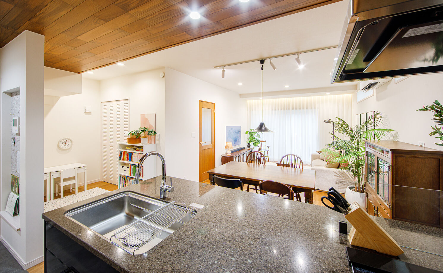 「完全フル装備の家」富士住建 【家事ラク動線/収納充実/2000万円台/間取り図有】コストパフォーマンスに優れたフル装備住宅という選択の建築実例画像2