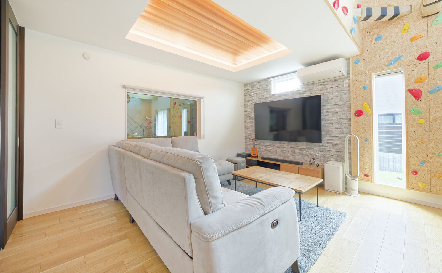 「完全フル装備の家」富士住建 【インナーガレージ/ボルダリング/間取り図有】趣味を詰め込んだフル装備住宅の建築実例画像2