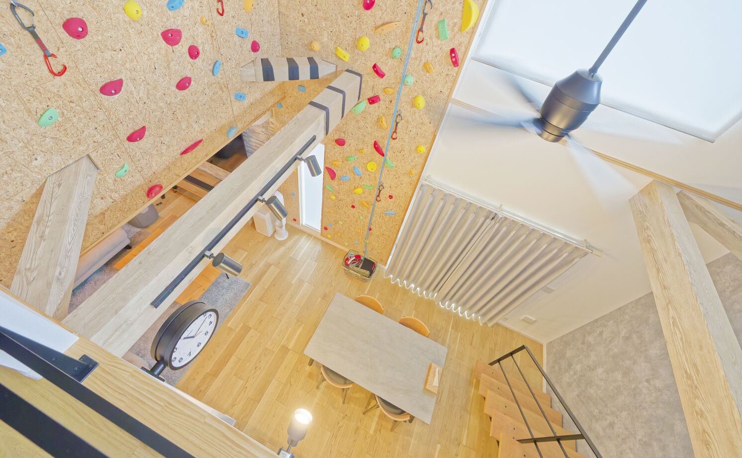 「完全フル装備の家」富士住建 【インナーガレージ/ボルダリング/間取り図有】趣味を詰め込んだフル装備住宅の建築実例画像3