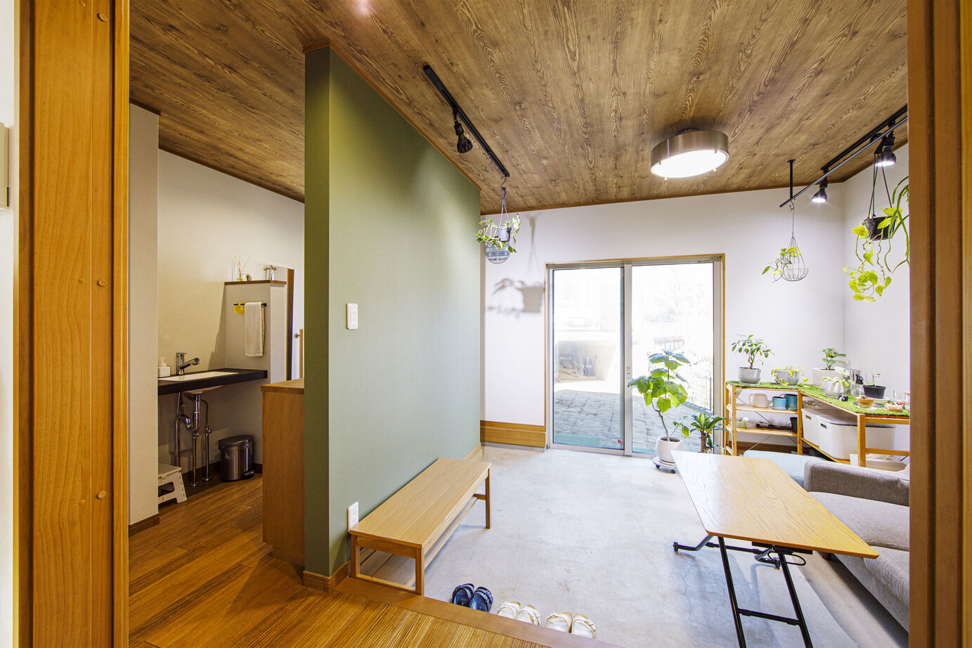 「完全フル装備の家」富士住建 【家事・子育て/土間/間取り図有】子育てしやすくプライベートも楽しめる土間のあるフル装備住宅の建築実例画像1