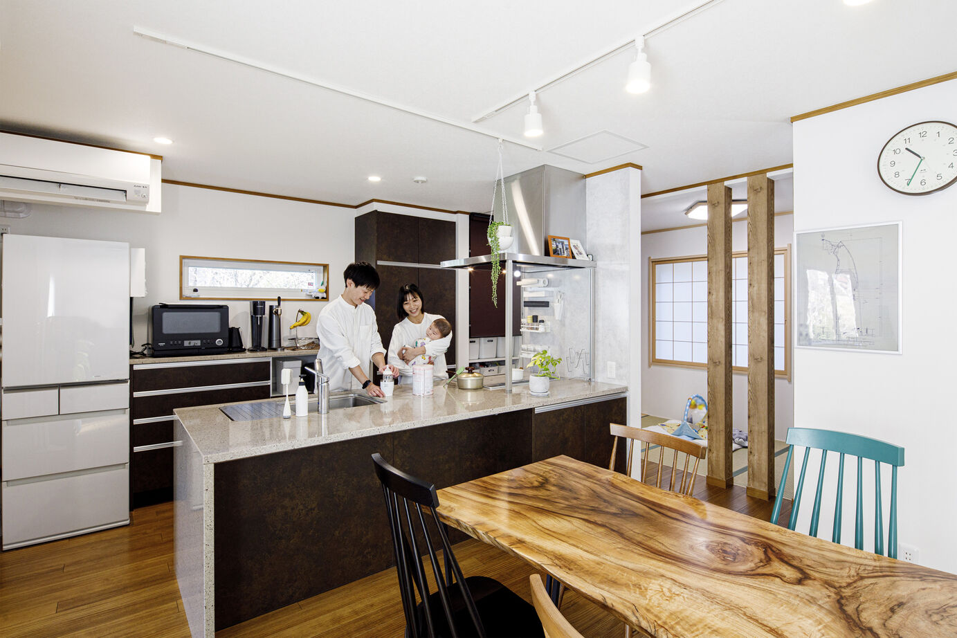 「完全フル装備の家」富士住建 【家事・子育て/土間/間取り図有】子育てしやすくプライベートも楽しめる土間のあるフル装備住宅の建築実例画像3