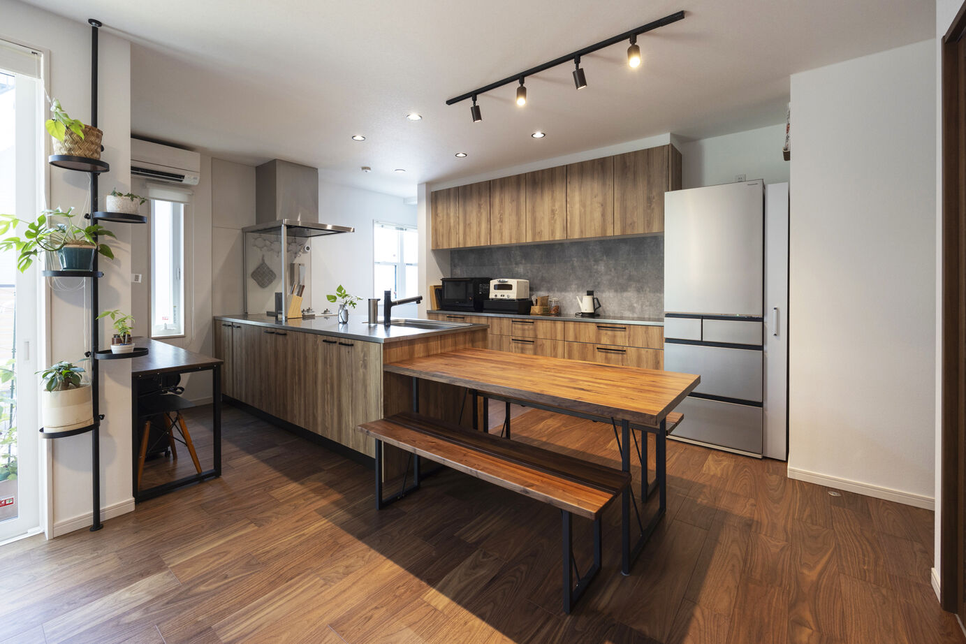 「完全フル装備の家」富士住建 【家事ラク/間取り図有】土地探しから安心して任せられたフル装備の家づくりの建築実例画像2