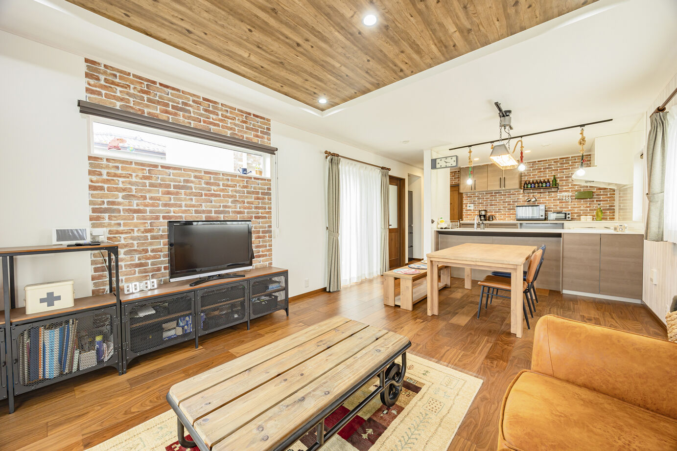 「完全フル装備の家」富士住建 【家事ラク/間取り図有】こだわり抜いたアメリカンスタイルのフル装備住宅の建築実例画像1