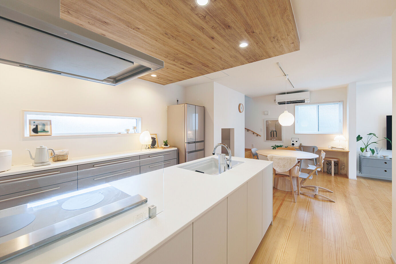 「完全フル装備の家」富士住建 【家事ラク・子育て/自然素材/2000万円台】木の感触が心地よく、インテリアが映えるフル装備住宅の建築実例画像2