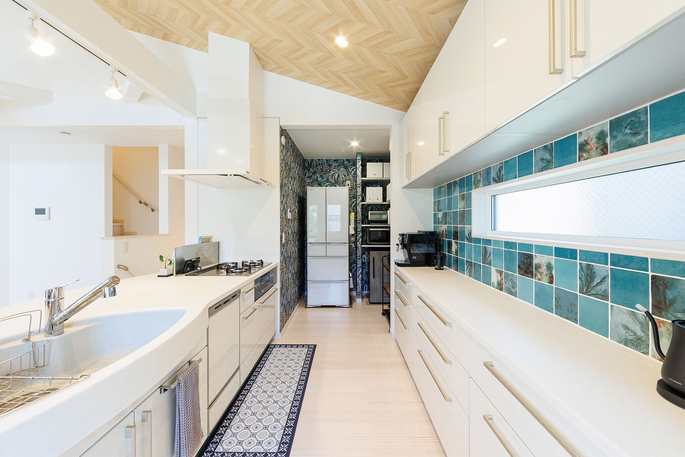 「完全フル装備の家」富士住建 【二世帯/家事ラク・子育て/間取り図有】リゾート気分が味わえるフル装備の二世帯住宅の建築実例画像3