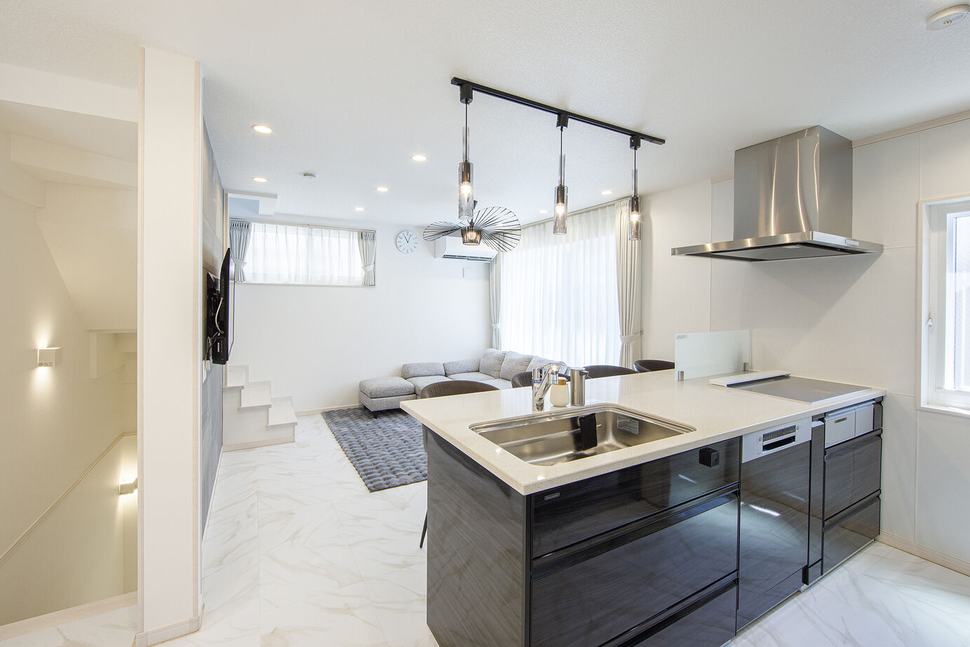 「完全フル装備の家」富士住建 【家事・子育て/間取り図有】変形地でも快適に暮らせるフル装備の都市型3階建ての建築実例画像3