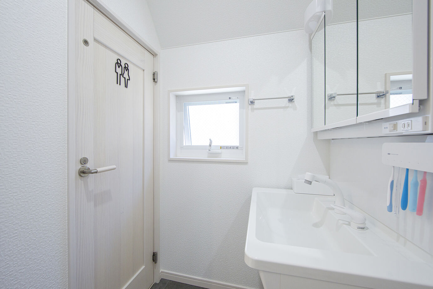 「完全フル装備の家」富士住建 【家事・子育て/間取り図有】変形地でも快適に暮らせるフル装備の都市型3階建ての建築実例画像4