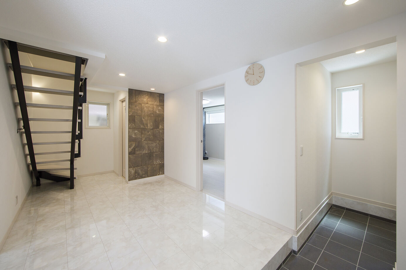 「完全フル装備の家」富士住建 【家事・子育て/間取り図有】変形地でも快適に暮らせるフル装備の都市型3階建ての建築実例画像7