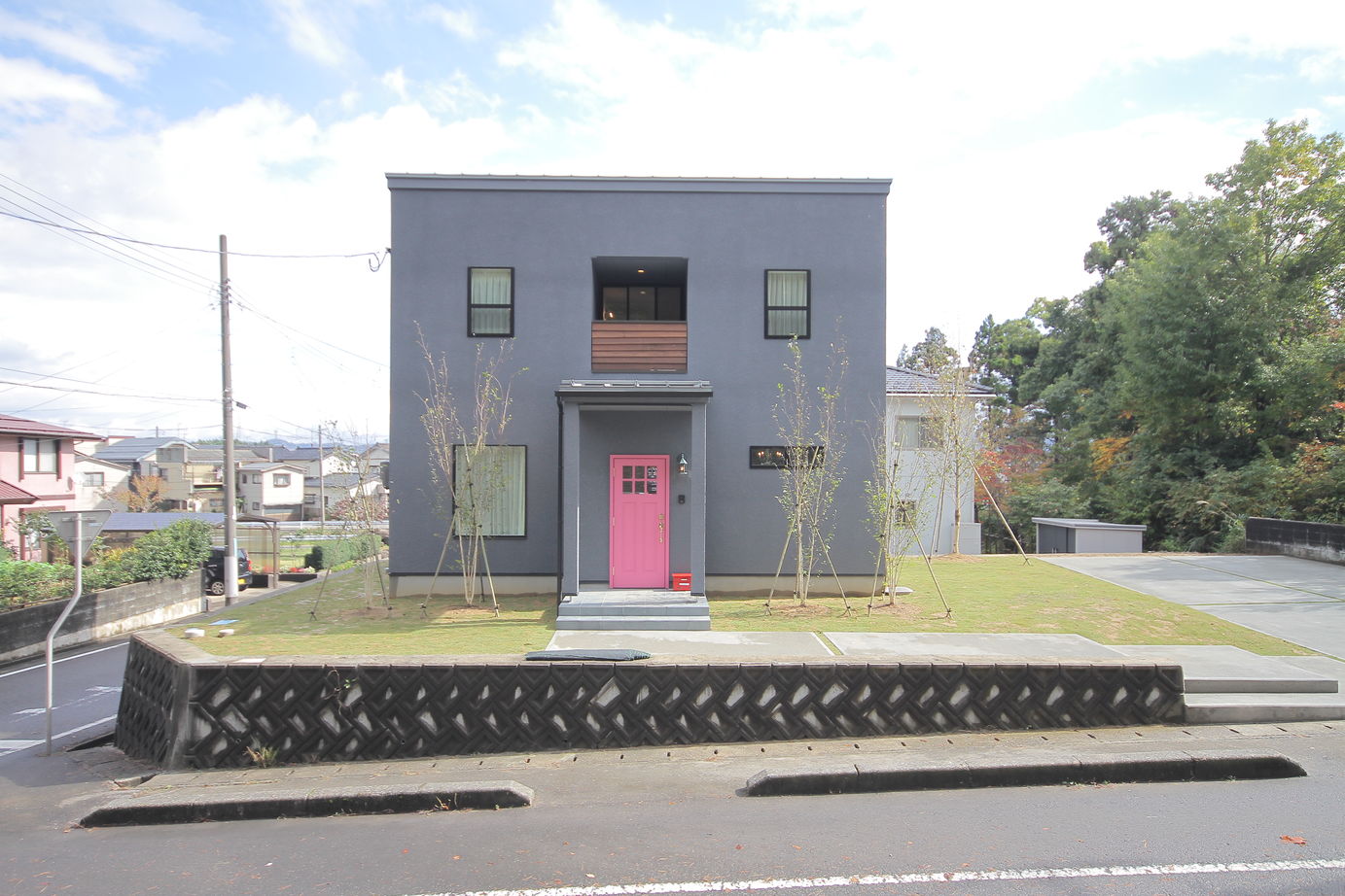 アサヒアレックス 【本体価格2260万円】こだわりのブルーと木の風合いがシックで美しい住まい。インテリアにもこだわりの建築実例画像10