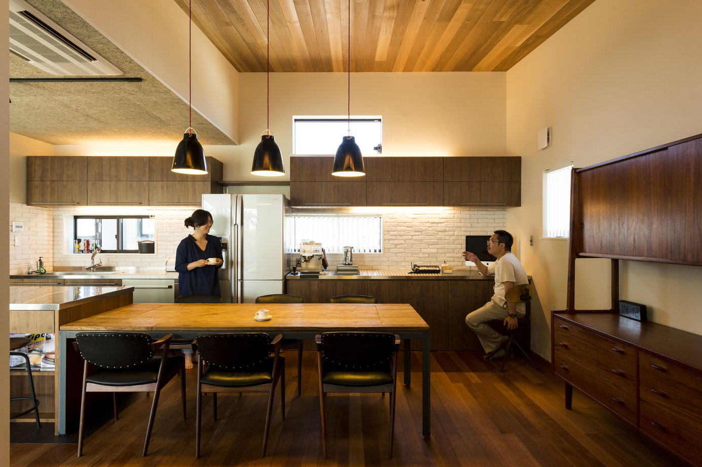 アサヒアレックス 天気の良い日も雨の日も　表情の違いを楽しめる住まいの建築実例画像2