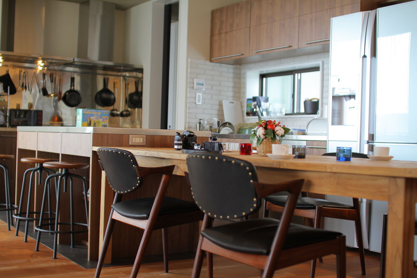 アサヒアレックス 天気の良い日も雨の日も　表情の違いを楽しめる住まいの建築実例画像4