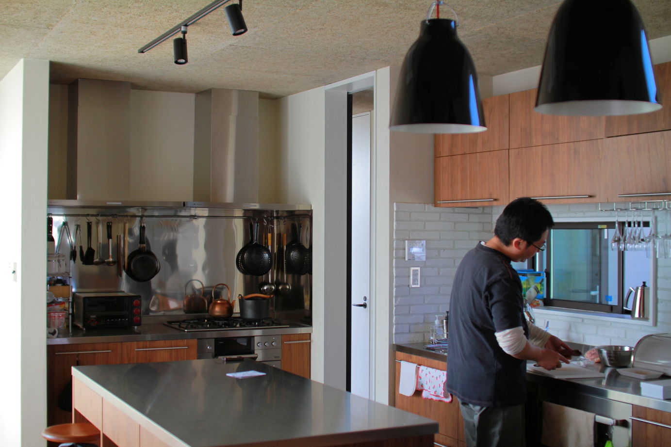 アサヒアレックス 天気の良い日も雨の日も　表情の違いを楽しめる住まいの建築実例画像5