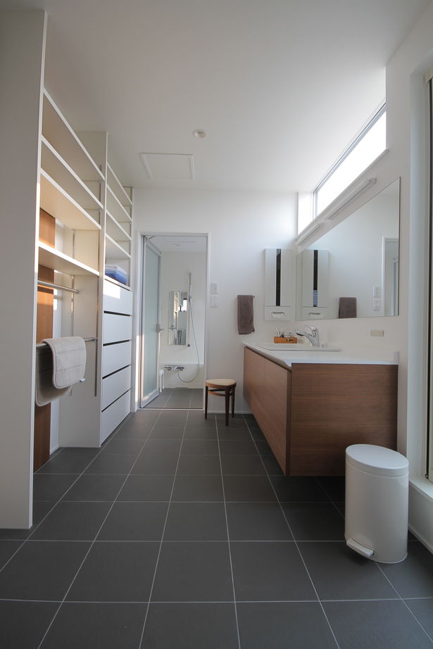 アサヒアレックス 天気の良い日も雨の日も　表情の違いを楽しめる住まいの建築実例画像9