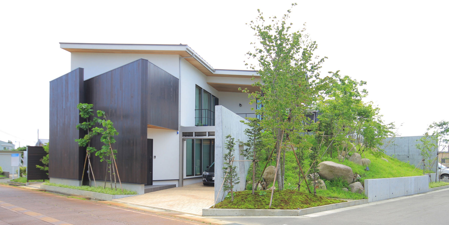 アサヒアレックス 天気の良い日も雨の日も　表情の違いを楽しめる住まいの建築実例画像10