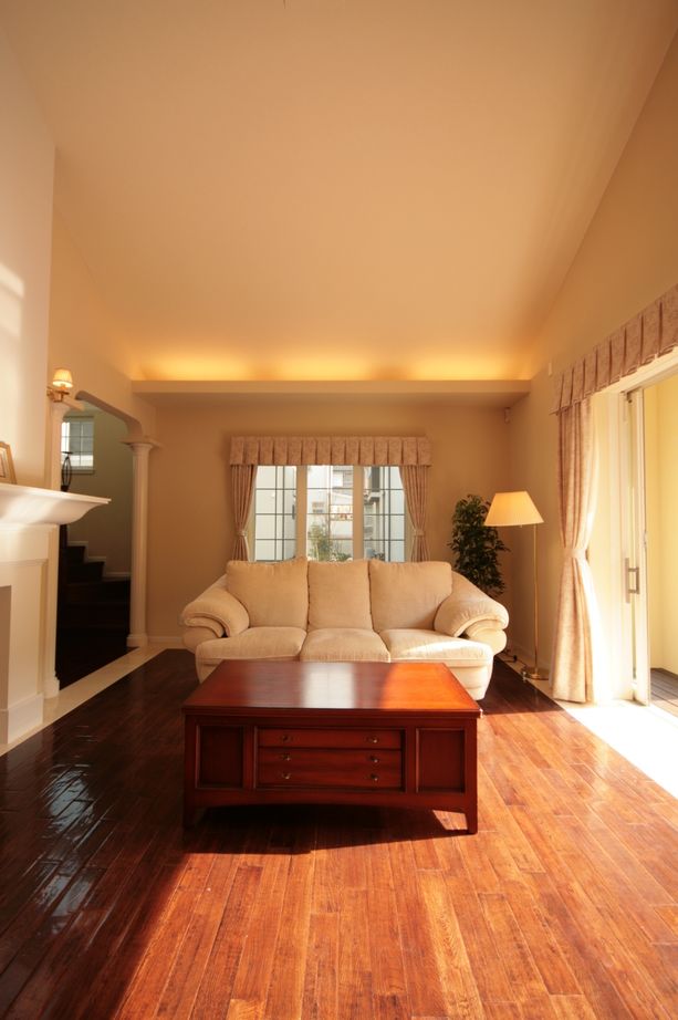 アサヒアレックス 輸入住宅のような優雅な暮らしの建築実例画像1