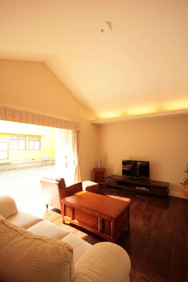 アサヒアレックス 輸入住宅のような優雅な暮らしの建築実例画像3