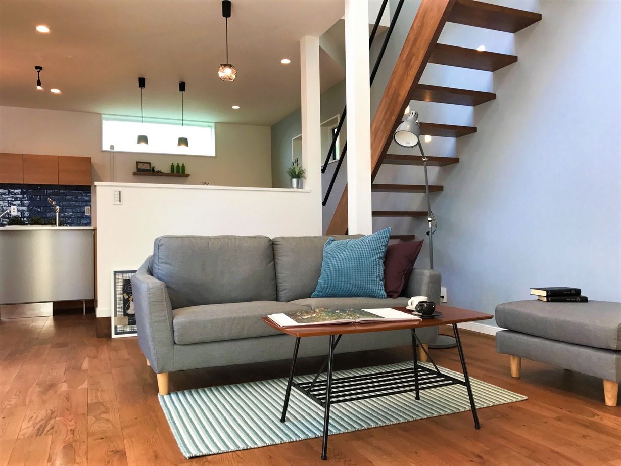 アサヒアレックス 吹き抜けからの自然照明でいつも明るい家の建築実例画像2