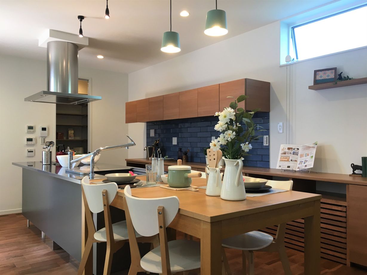 アサヒアレックス 吹き抜けからの自然照明でいつも明るい家の建築実例画像3