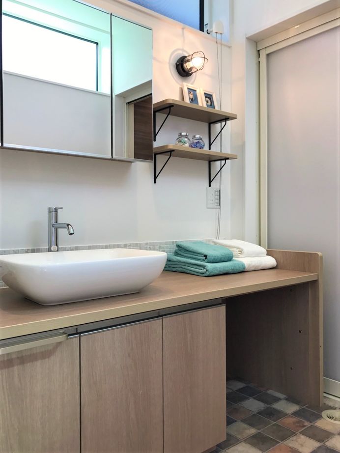 アサヒアレックス 吹き抜けからの自然照明でいつも明るい家の建築実例画像7