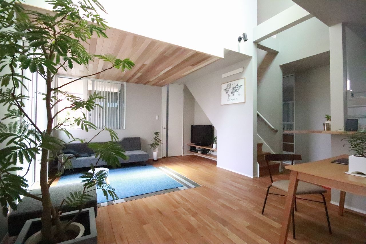 アサヒアレックス シャープで堂々とした存在感のある住まいの建築実例画像2