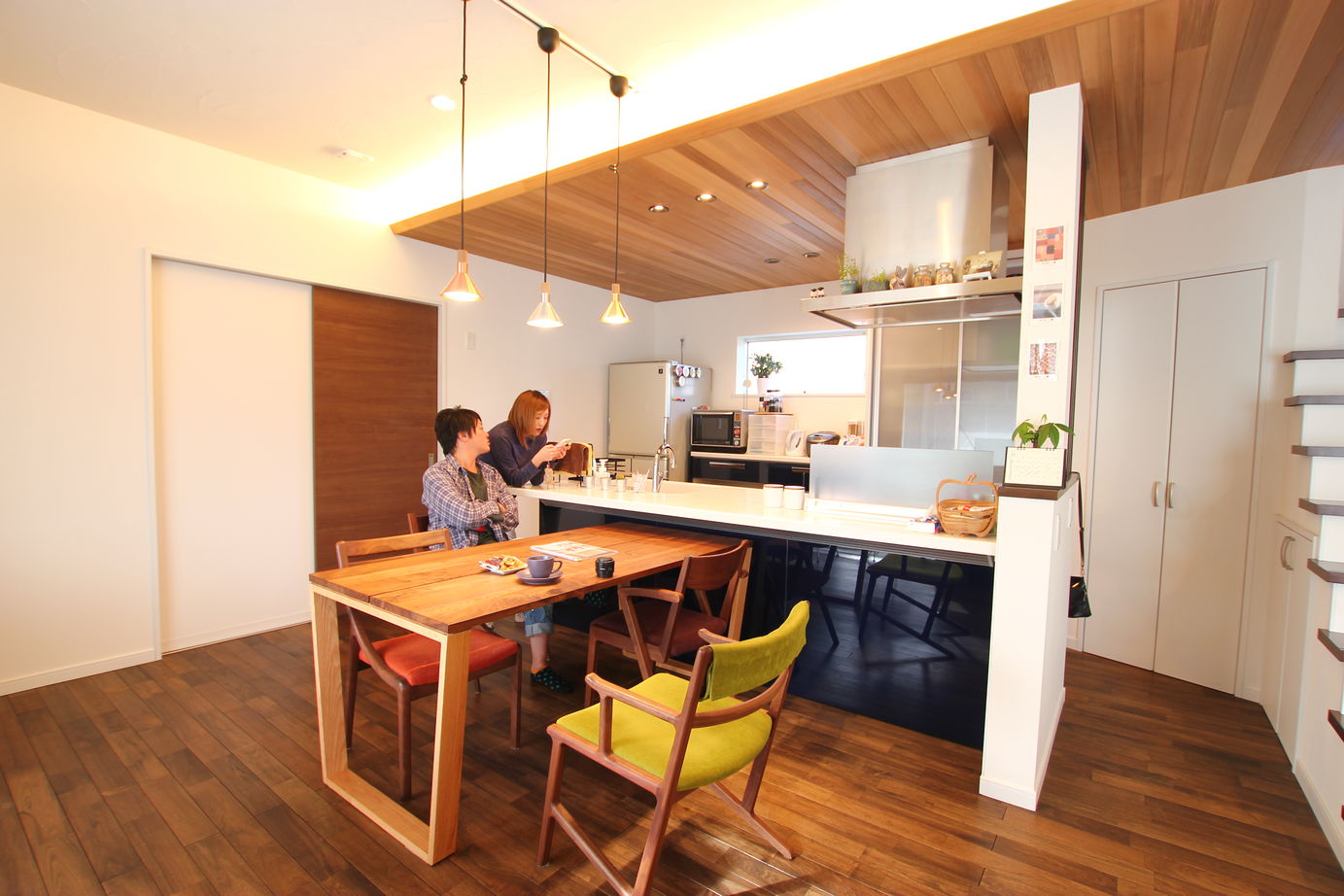 アサヒアレックス 【本体価格2350万円】家族の日常が、少し特別になる。くつろぎとデザインがちょうどいいLDKの建築実例画像8