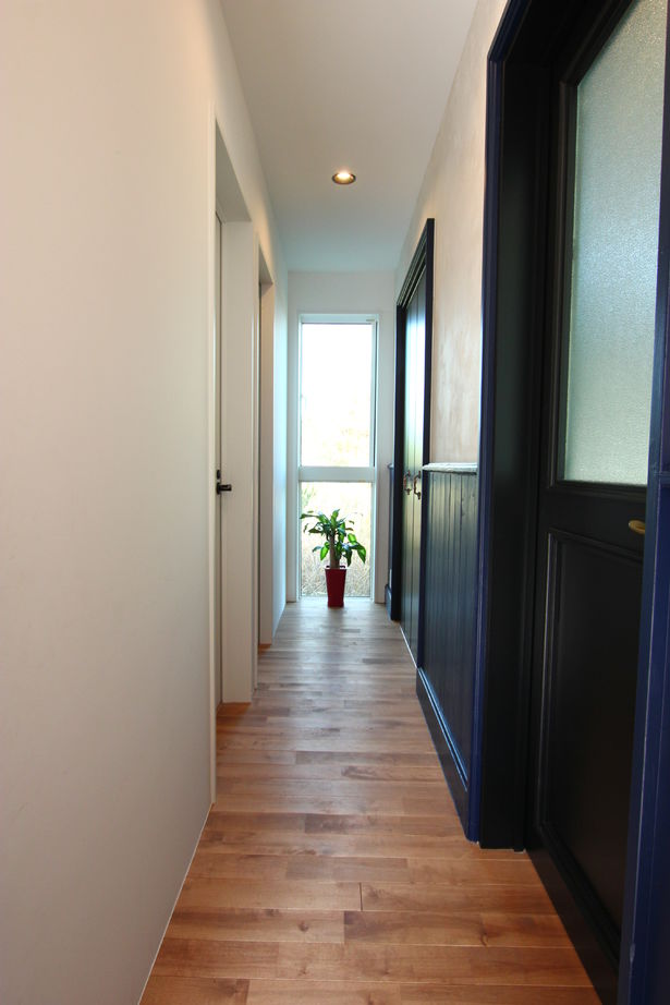 アサヒアレックス 【2010万円】モダンなデザイン×大人の遊び心。素材のとりあわせが目をひく住まいの建築実例画像7