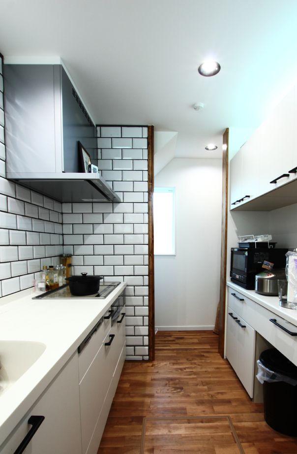 アサヒアレックス 【2010万円】モダンなデザイン×大人の遊び心。素材のとりあわせが目をひく住まいの建築実例画像8