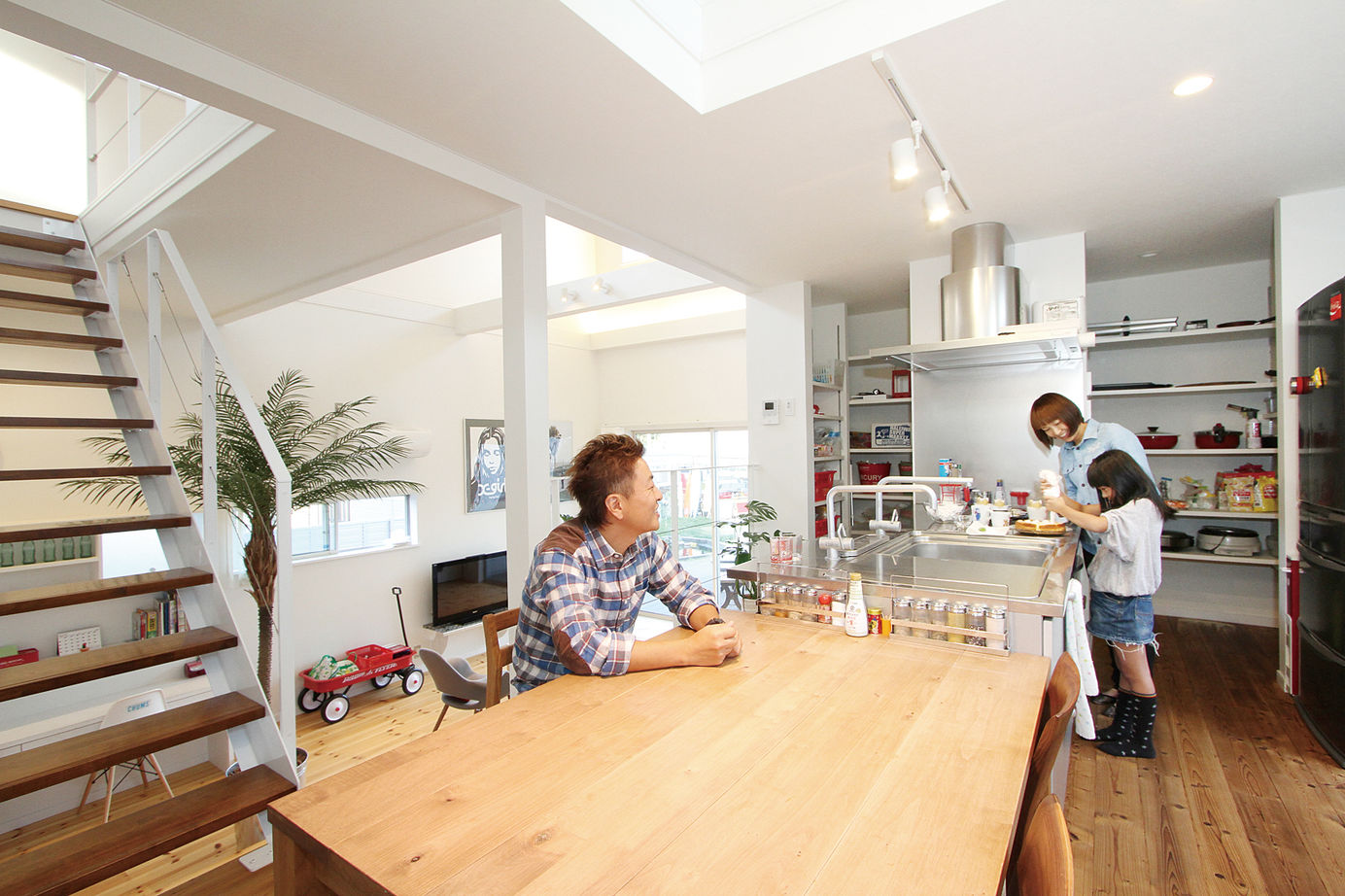 アサヒアレックス 【本体価格2870万円】スキップフロアで空間活用。家中で温度差の少ない高性能住宅だから叶う解放感の建築実例画像3