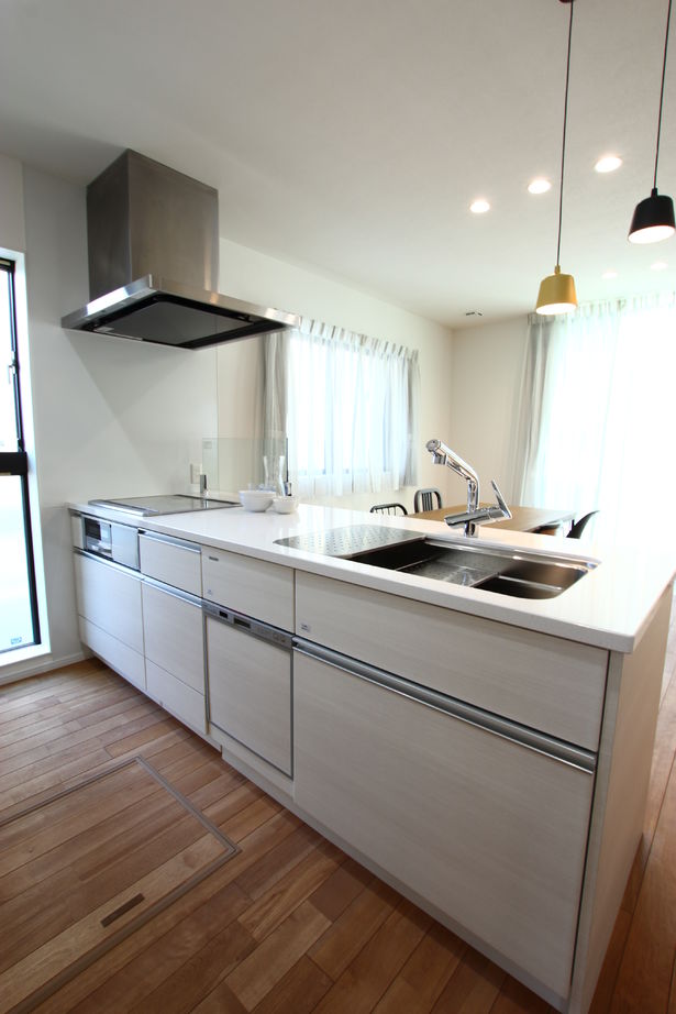 アサヒアレックス シンプルモダンな暖かな家の建築実例画像3