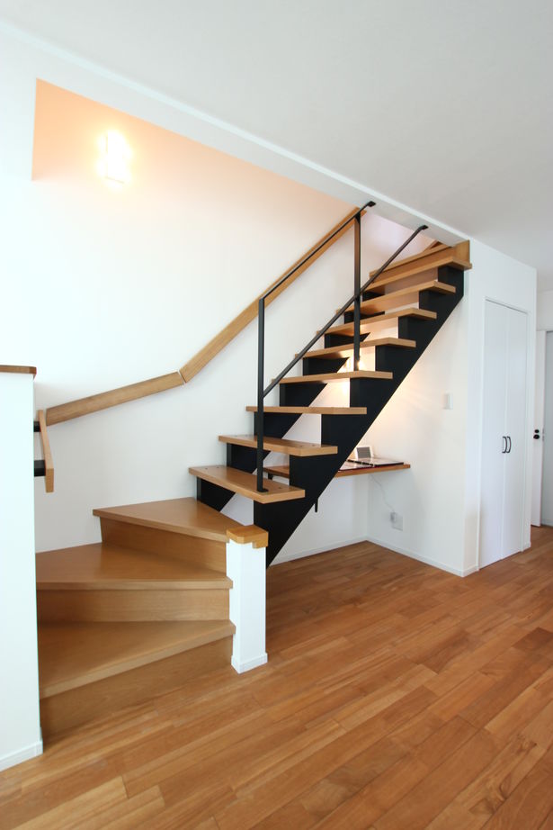 アサヒアレックス シンプルモダンな暖かな家の建築実例画像4