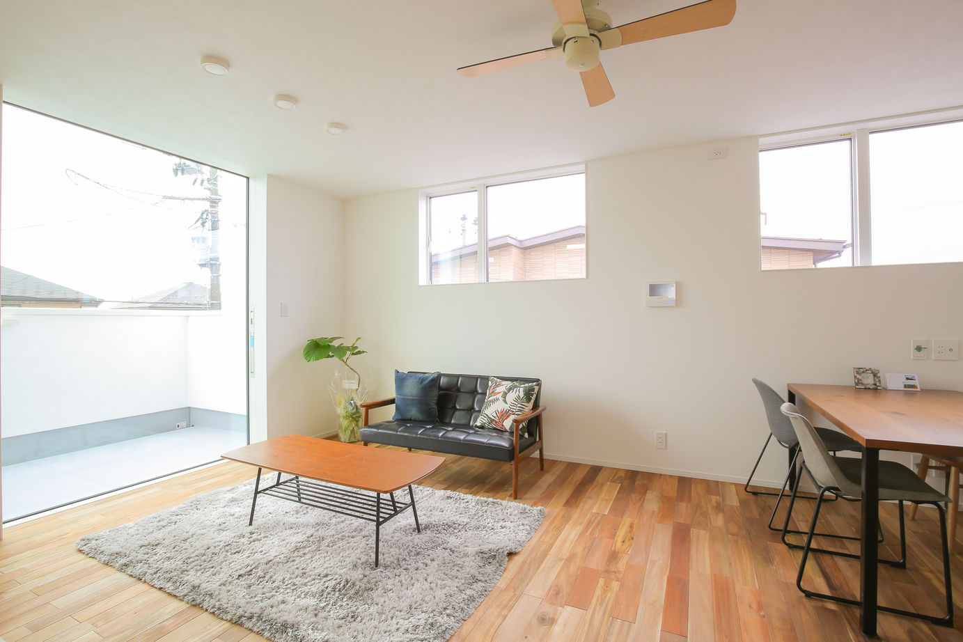 アサヒアレックス  2Fリビングと9帖バルコニーで過ごすリゾート空間の建築実例画像5