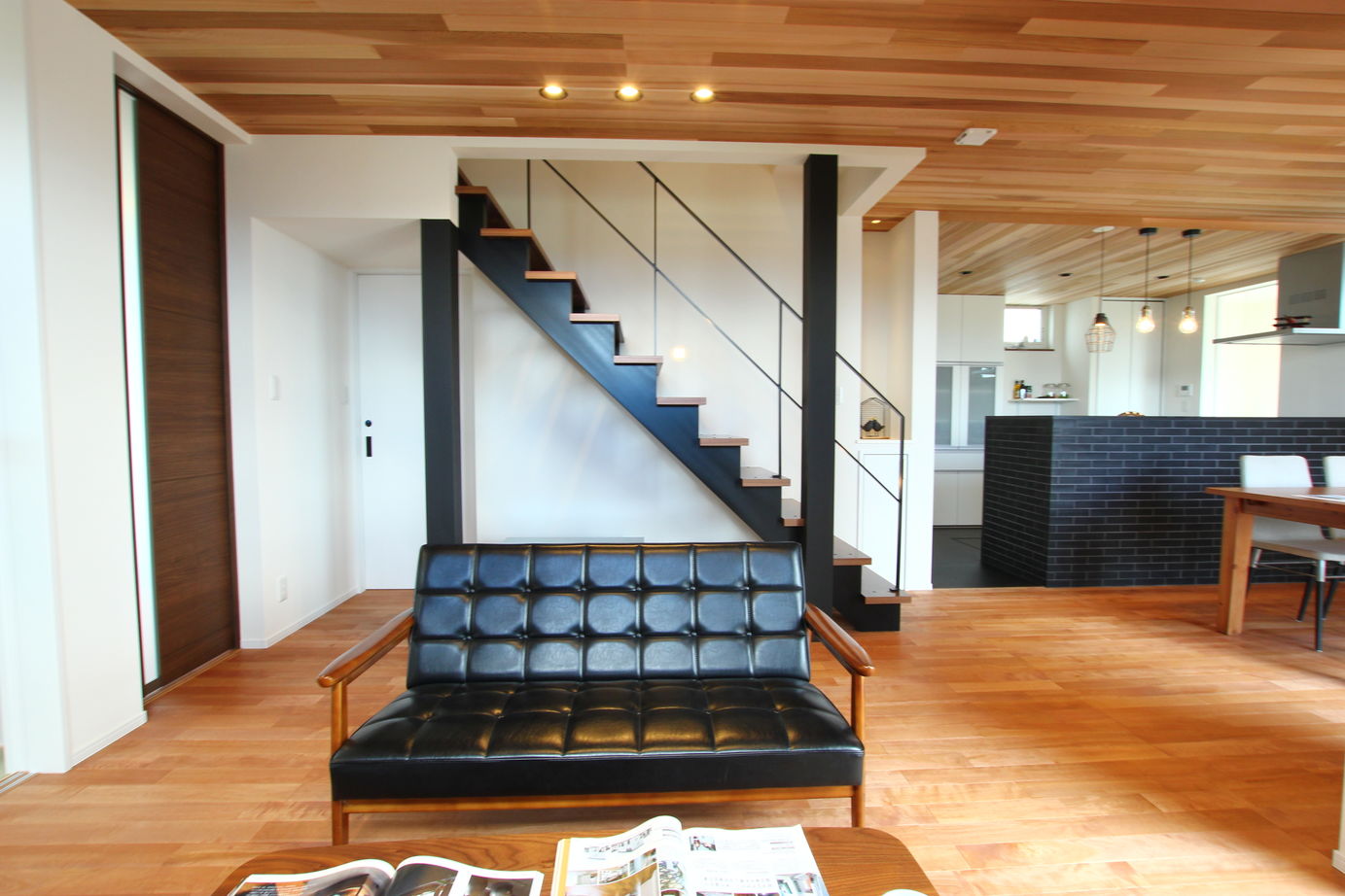 アサヒアレックス 床下エアコン1台で全室あったか！の建築実例画像1