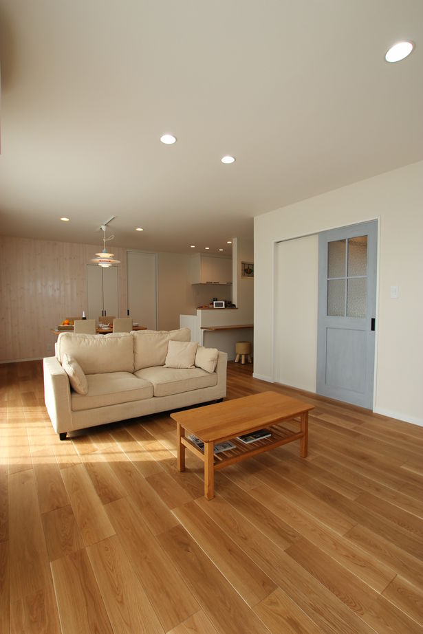 アサヒアレックス モダンで温かみのある北欧スタイルの建築実例画像2