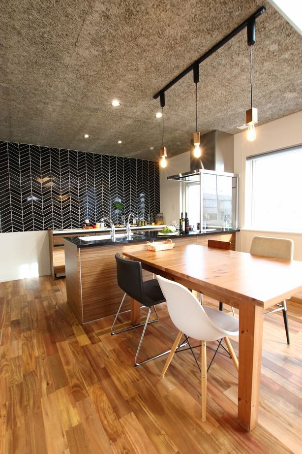 アサヒアレックス 様々なテキスタイルが生きたミックスモダンの家の建築実例画像4