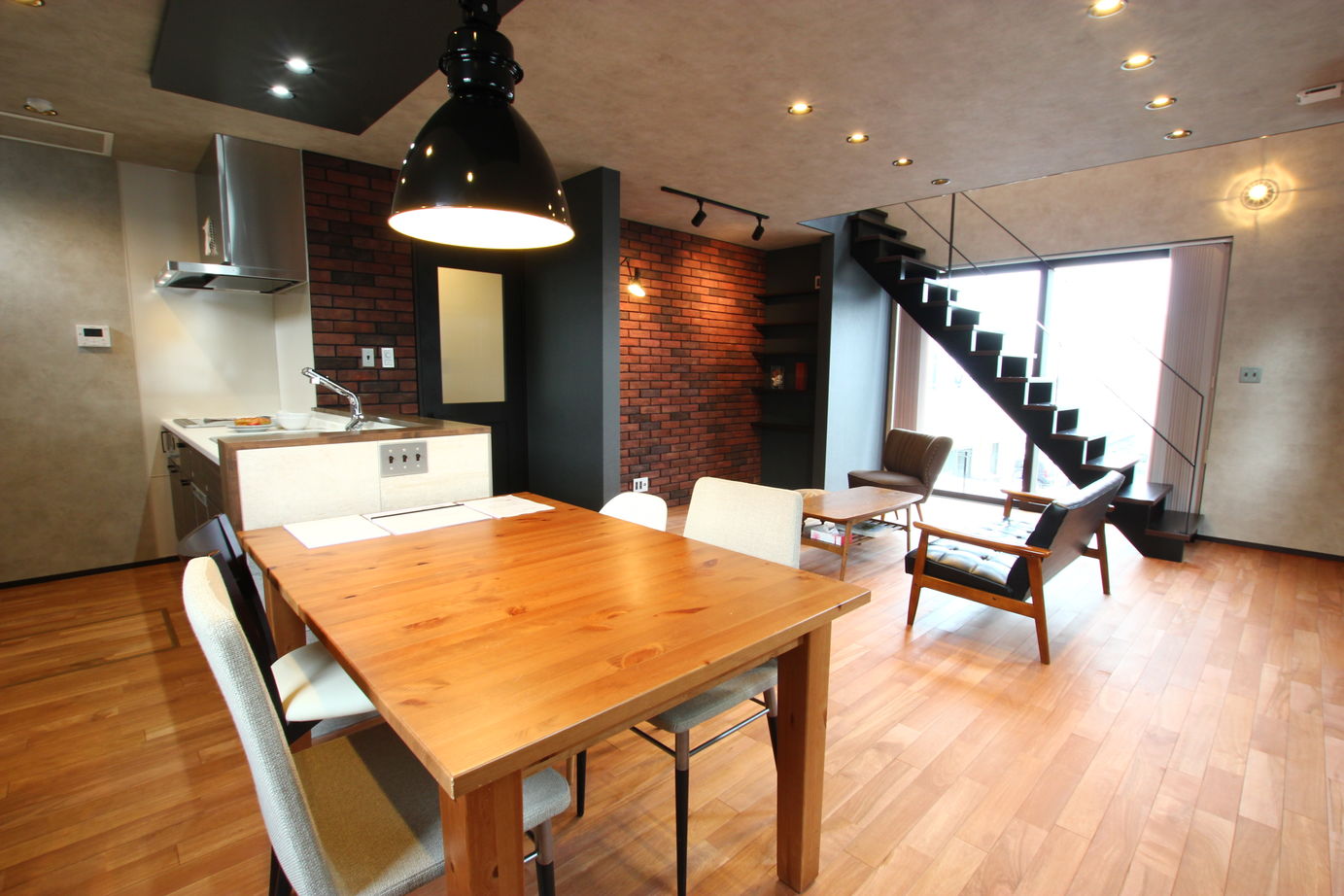 アサヒアレックス シックにまとまったブルックリンスタイルの建築実例画像4